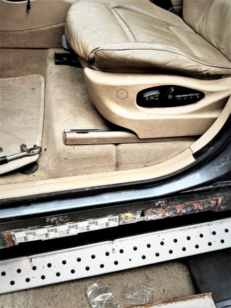 BMW с хитрыми тайниками остановили литовцы вблизи границы с Беларусью