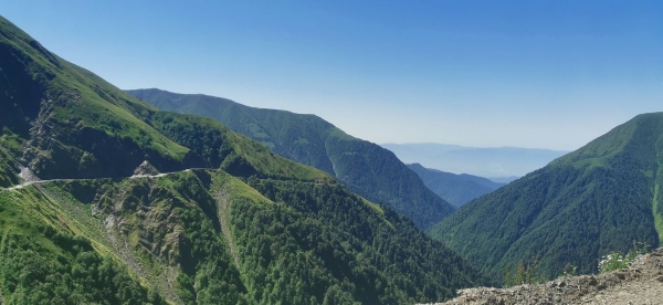 «Вдоль дороги — венки и памятники». Белорус в одиночку отправился в горы Грузии, где даже страховка не действует «Вдоль дороги — венки и памятники». Белорус в одиночку отправился в горы Грузии, где даже страховка не действует