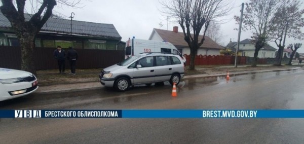 Машина сбила женщину в Брестской области, пересекавшую проезжу часть на зеленый свет Машина сбила женщину в Брестской области, пересекавшую проезжу часть на зеленый свет