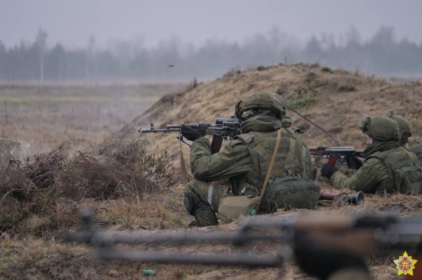 На полигоне «Брестский» отработали уничтожение незаконного вооруженного формирования На полигоне «Брестский» отработали уничтожение незаконного вооруженного формирования
