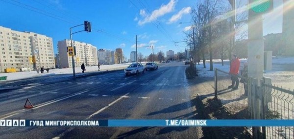 В Минске ребенок побежал на красный и попал под машину. СК: водитель ехал 70 км/ч, ему грозит «уголовка» В Минске ребенок побежал на красный и попал под машину. СК: водитель ехал 70 км/ч, ему грозит «уголовка»