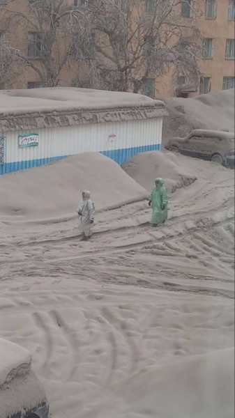 Это не кадры из фильма о ядерной зиме, а последствия извержения вулкана на Камчатке Это не кадры из фильма о ядерной зиме, а последствия извержения вулкана на Камчатке