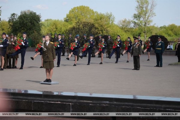 Более 50 тыс. человек стали участниками торжеств 9 Мая в Брестской крепости Более 50 тыс. человек стали участниками торжеств 9 Мая в Брестской крепости