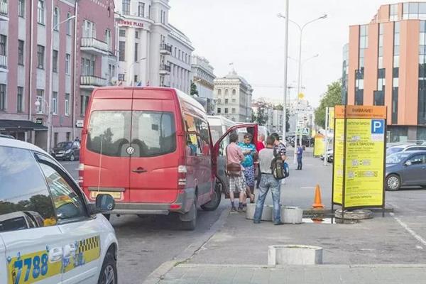 Какой путь прошла белорусская маршрутка за последние 2 десятка лет: от криминальных разборок до онлайн-платформ Какой путь прошла белорусская маршрутка за последние 2 десятка лет: от криминальных разборок до онлайн-платформ