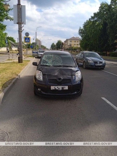 В Кобрине водитель Toyota сбил 15-летнего пешехода В Кобрине водитель Toyota сбил 15-летнего пешехода