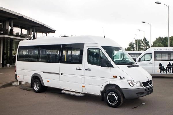 Какой путь прошла белорусская маршрутка за последние 2 десятка лет: от криминальных разборок до онлайн-платформ Какой путь прошла белорусская маршрутка за последние 2 десятка лет: от криминальных разборок до онлайн-платформ