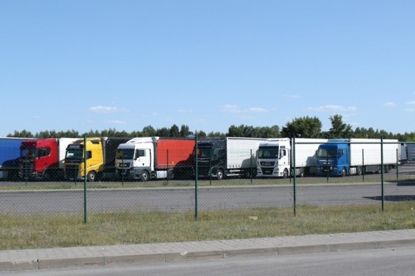 Съездили на границу с Польшей и посмотрели, есть ли скопления фур Съездили на границу с Польшей и посмотрели, есть ли скопления фур