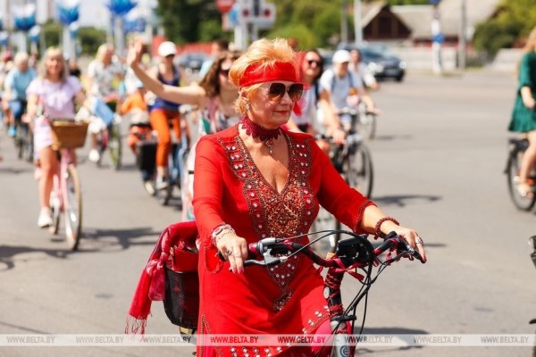 Велопарад на шпильках стал украшением Дня города Бреста Велопарад на шпильках стал украшением Дня города Бреста