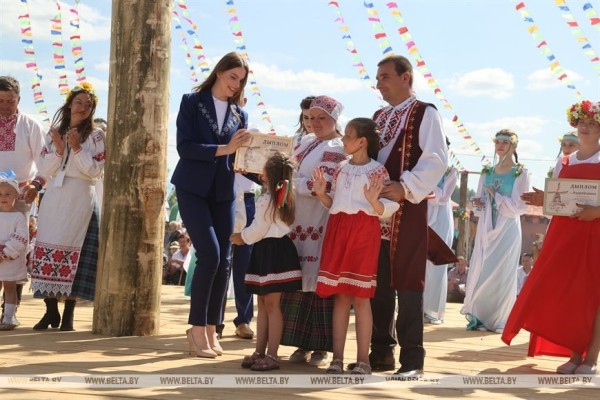 Победителем республиканского семейного сельскохозяйственного проекта «Властелин села - 2023» стала семья Шевелевых из Брестской области Победителем республиканского семейного сельскохозяйственного проекта «Властелин села - 2023» стала семья Шевелевых из Брестской области