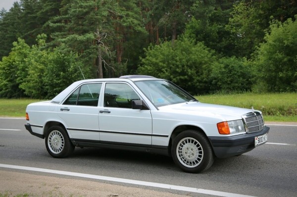 По прозвищу Baby-Benz. Показываем идеально сохранившийся Mercedes W201 По прозвищу Baby-Benz. Показываем идеально сохранившийся Mercedes W201