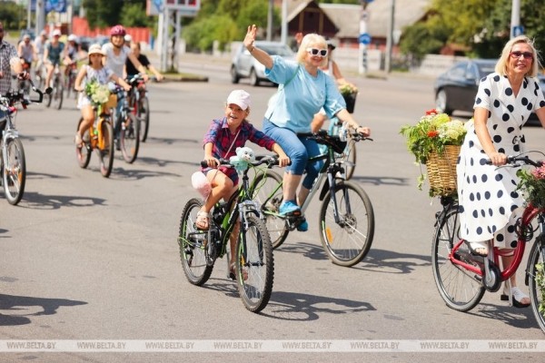 Велопарад на шпильках стал украшением Дня города Бреста Велопарад на шпильках стал украшением Дня города Бреста