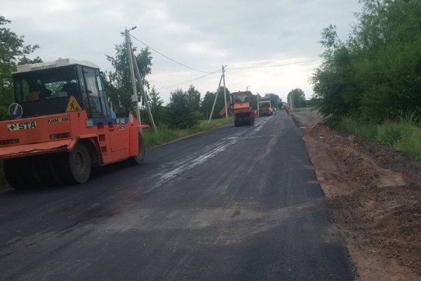 Асфальтируют дорогу из Клейников в Непли под Брестом Асфальтируют дорогу из Клейников в Непли под Брестом