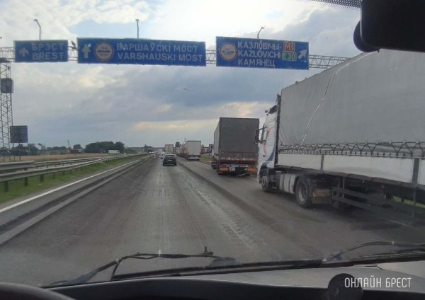 Свыше 500 большегрузов ждет въезда в Польшу – ГПК Беларуси Свыше 500 большегрузов ждет въезда в Польшу – ГПК Беларуси