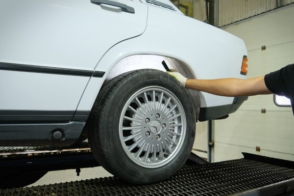 По прозвищу Baby-Benz. Показываем идеально сохранившийся Mercedes W201 По прозвищу Baby-Benz. Показываем идеально сохранившийся Mercedes W201