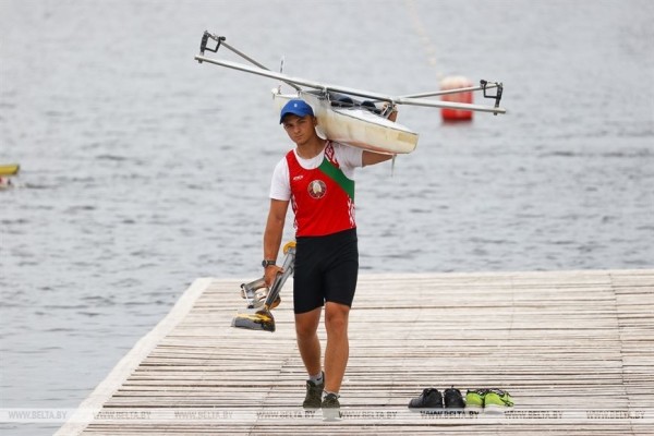 Более 200 гребцов из Беларуси и России соревнуются на открытом чемпионате в Бресте