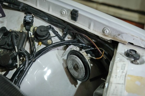 По прозвищу Baby-Benz. Показываем идеально сохранившийся Mercedes W201 По прозвищу Baby-Benz. Показываем идеально сохранившийся Mercedes W201