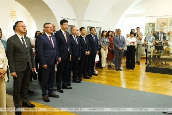 Выставка, посвященная провинции Ляонин, открылась в Художественном музее в Брестской крепости Выставка, посвященная провинции Ляонин, открылась в Художественном музее в Брестской крепости