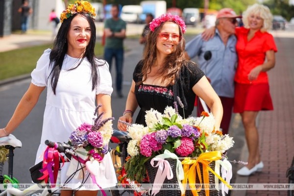 Велопарад на шпильках стал украшением Дня города Бреста Велопарад на шпильках стал украшением Дня города Бреста