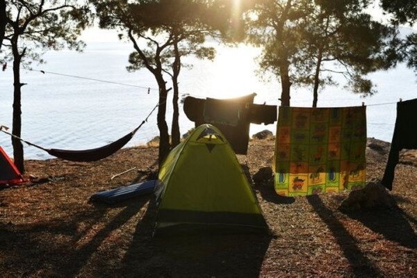 На одном из озер в Кобринском районе обокрали отдыхающих в палатках На одном из озер в Кобринском районе обокрали отдыхающих в палатках