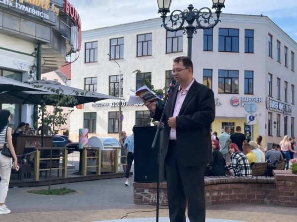 На площадке для музыкантов на улице Советской пройдет «Читающий бульвар» На площадке для музыкантов на улице Советской пройдет «Читающий бульвар»