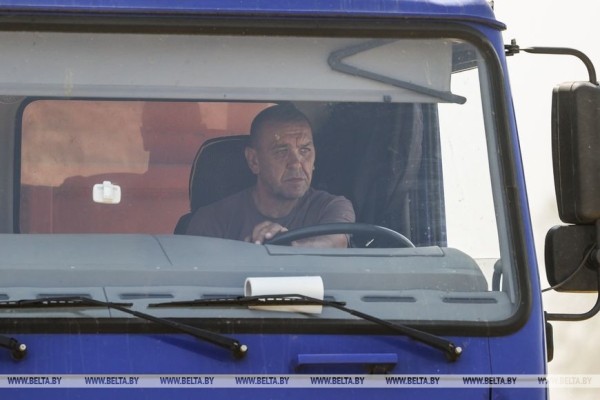 «Стараемся на деле проявлять заботу о людях», или Как в Кобринском районе начали жатву «Стараемся на деле проявлять заботу о людях», или Как в Кобринском районе начали жатву