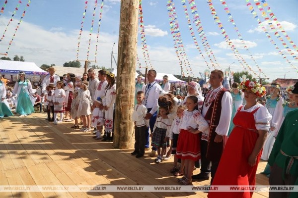 Победителем республиканского семейного сельскохозяйственного проекта «Властелин села - 2023» стала семья Шевелевых из Брестской области Победителем республиканского семейного сельскохозяйственного проекта «Властелин села - 2023» стала семья Шевелевых из Брестской области