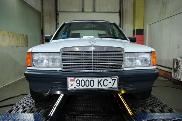 По прозвищу Baby-Benz. Показываем идеально сохранившийся Mercedes W201 По прозвищу Baby-Benz. Показываем идеально сохранившийся Mercedes W201