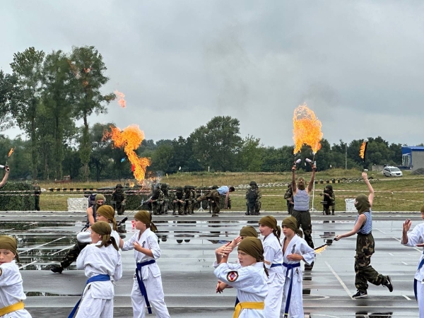 В Бресте празднуют День ВДВ. Фото и видео из 38-й бригады В Бресте празднуют День ВДВ. Фото и видео из 38-й бригады