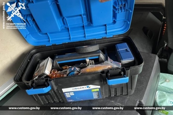 Брестские таможенники обнаружили спрятанные в грузовике 500 пуль Брестские таможенники обнаружили спрятанные в грузовике 500 пуль