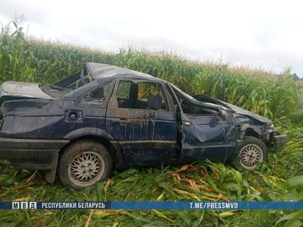 В Брестской области компания молодежи разбилась на Volkswagen. Стала известна предыстория В Брестской области компания молодежи разбилась на Volkswagen. Стала известна предыстория