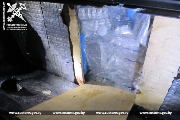 В Беларуси конфисковали раритетный Chevrolet Corvette В Беларуси конфисковали раритетный Chevrolet Corvette