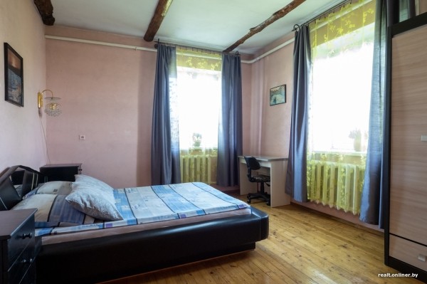 800 «квадратов» на одну семью. Побывали в домах, которые в 90-е строили на широкую ногу 800 «квадратов» на одну семью. Побывали в домах, которые в 90-е строили на широкую ногу