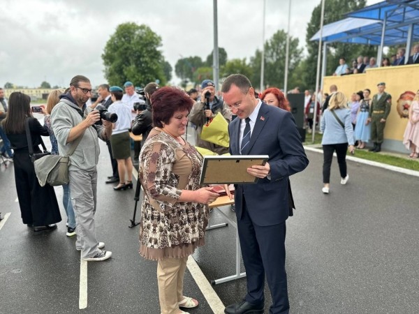 В Бресте празднуют День ВДВ. Фото и видео из 38-й бригады В Бресте празднуют День ВДВ. Фото и видео из 38-й бригады