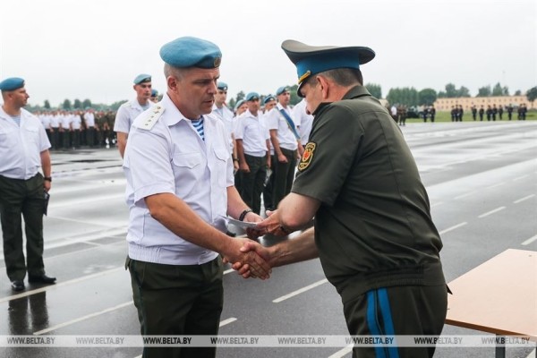 В Бресте празднуют День ВДВ. Фото и видео из 38-й бригады В Бресте празднуют День ВДВ. Фото и видео из 38-й бригады