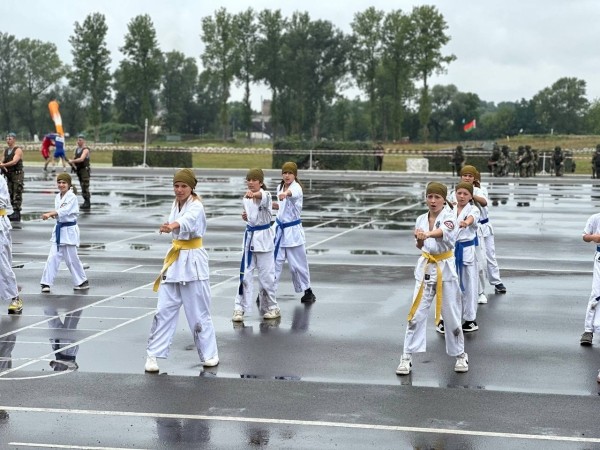 В Бресте празднуют День ВДВ. Фото и видео из 38-й бригады В Бресте празднуют День ВДВ. Фото и видео из 38-й бригады