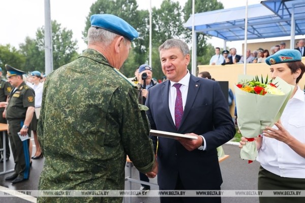 В Бресте празднуют День ВДВ. Фото и видео из 38-й бригады В Бресте празднуют День ВДВ. Фото и видео из 38-й бригады