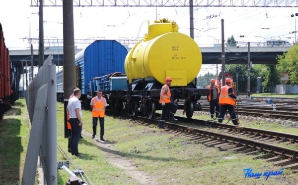 В музее железной дороги в Барановичах – новый экспонат весом 13 тонн В музее железной дороги в Барановичах – новый экспонат весом 13 тонн