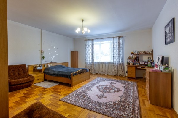 800 «квадратов» на одну семью. Побывали в домах, которые в 90-е строили на широкую ногу 800 «квадратов» на одну семью. Побывали в домах, которые в 90-е строили на широкую ногу