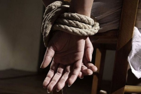 В Кобринском районе семейный агрессор после ареста за домашнее насилие решил наказать супругу: связал и запер В Кобринском районе семейный агрессор после ареста за домашнее насилие решил наказать супругу: связал и запер