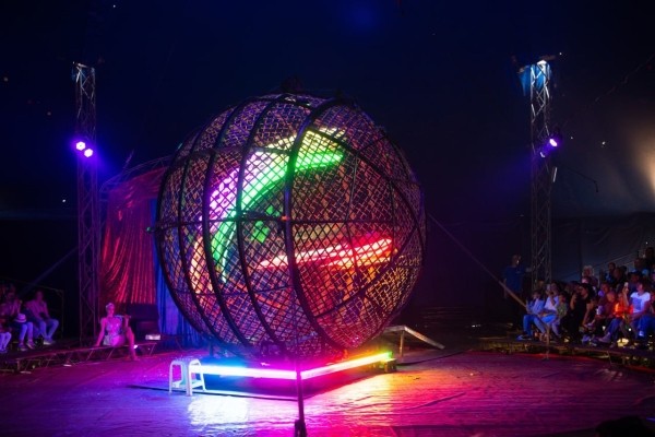 ВПЕРВЫЕ! Цирк-шапито «SIRIUS» представит в Бресте новое экстрим-шоу «Колумбийский форсаж» ВПЕРВЫЕ! Цирк-шапито «SIRIUS» представит в Бресте новое экстрим-шоу «Колумбийский форсаж»