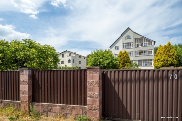 800 «квадратов» на одну семью. Побывали в домах, которые в 90-е строили на широкую ногу 800 «квадратов» на одну семью. Побывали в домах, которые в 90-е строили на широкую ногу