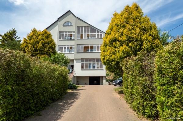 800 «квадратов» на одну семью. Побывали в домах, которые в 90-е строили на широкую ногу 800 «квадратов» на одну семью. Побывали в домах, которые в 90-е строили на широкую ногу