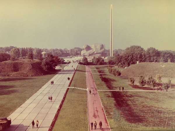 25 сентября 1971 был торжественно открыт мемориальный комплекс «Брестская крепость-герой» 25 сентября 1971 был торжественно открыт мемориальный комплекс «Брестская крепость-герой»