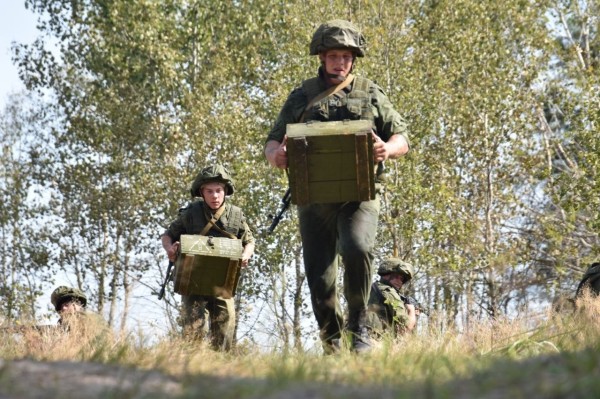 Десантники осуществили подрыв моста через Прилукский канал на полигоне «Брестский» Десантники осуществили подрыв моста через Прилукский канал на полигоне «Брестский»