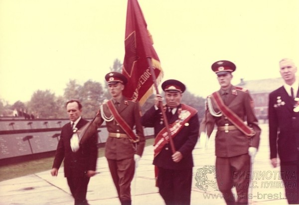 25 сентября 1971 был торжественно открыт мемориальный комплекс «Брестская крепость-герой» 25 сентября 1971 был торжественно открыт мемориальный комплекс «Брестская крепость-герой»