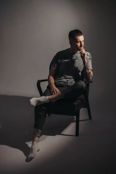 Жил в притоне и сдавал бутылки: как сирота вырвался из замкнутого круга Жил в притоне и сдавал бутылки: как сирота вырвался из замкнутого круга