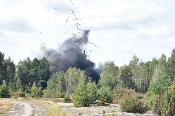 Десантники осуществили подрыв моста через Прилукский канал на полигоне «Брестский» Десантники осуществили подрыв моста через Прилукский канал на полигоне «Брестский»