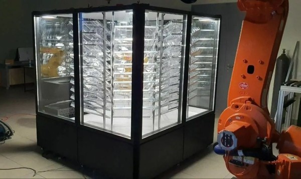 В Беларуси создали первую в стране автоматизированную аптеку. Как она работает В Беларуси создали первую в стране автоматизированную аптеку. Как она работает