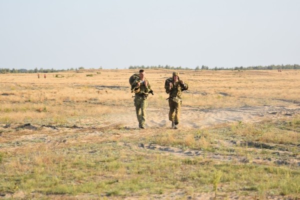 На полигоне «Брестский» более ста двадцати военнослужащих совершили прыжки с парашютом из самолета Ил-76МД