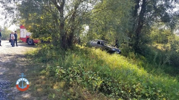 «Лада» скатилась в Припять в Гомельской области. Как это произошло? «Лада» скатилась в Припять в Гомельской области. Как это произошло?